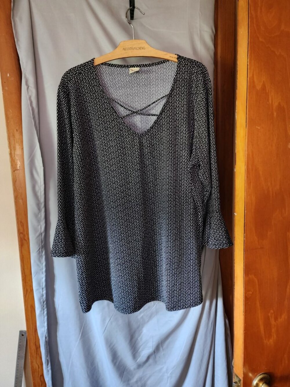Faded Glory 2X Black White Dotted Crisscross Bell Sleeve Blouse